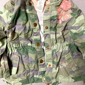 Cute camo light hooded jacket